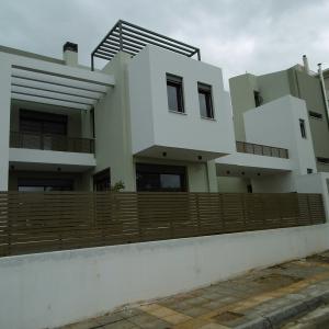 ΠΡΟΤΥΠΗ ΚΑΤΑΣΚΕΥΗ ΔΥΟ ΚΑΤΟΙΚΙΩΝ ΣΤΟ ΜΑΡΟΥΣΙ