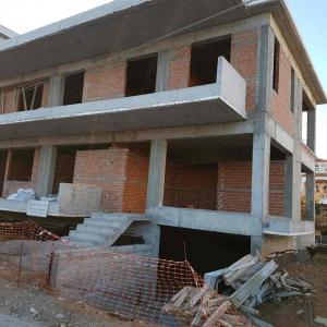 ΔΙΩΡΟΦΗ ΟΙΚΟΔΟΜΗ ΜΕ ΥΠΟΓΕΙΟ ΚΑΙ ΔΩΜΑ